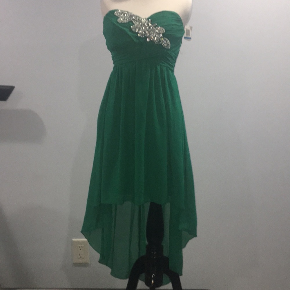 Size 9 green strapless dress